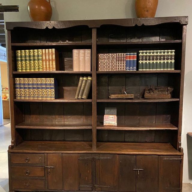 Antieke replica boekenkast Almondehoeve