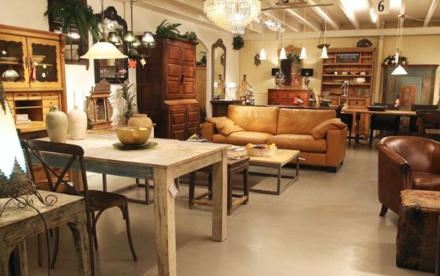 Tafels en banken Almondehoeve