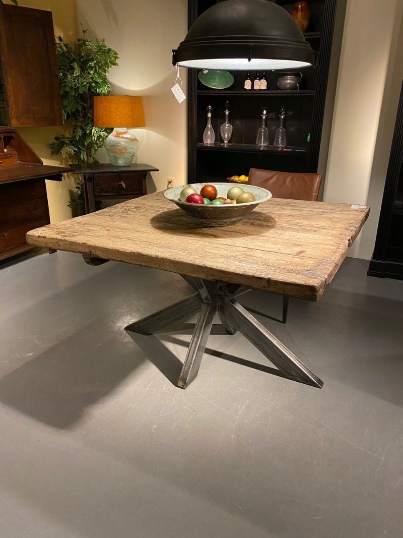 Tafel bij de Almondehoeve