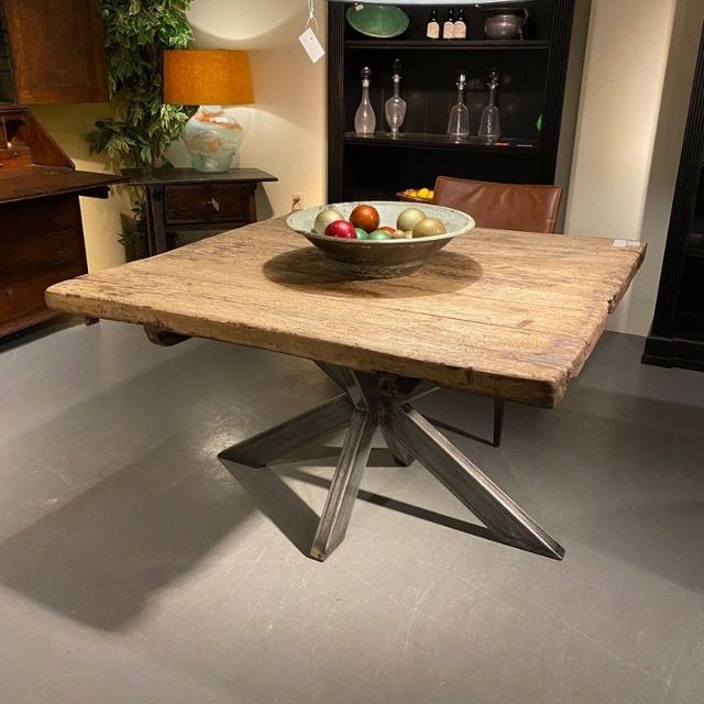 Tafel bij de Almondehoeve