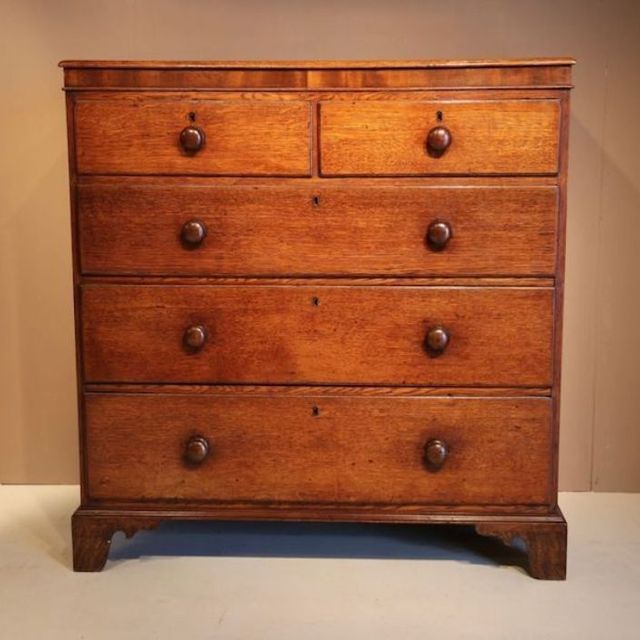 Eiken commode