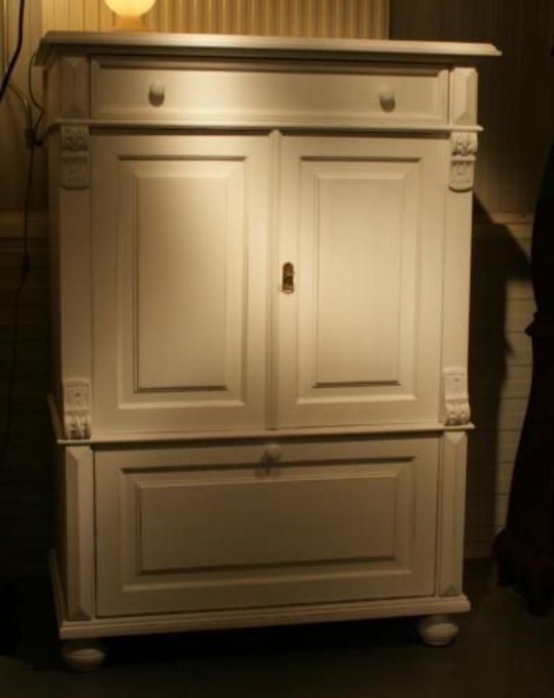 tv kast replica 