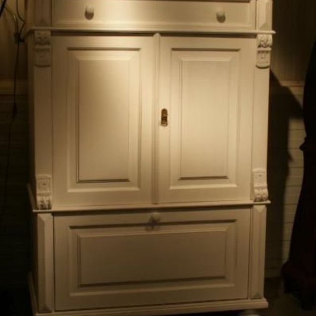 tv kast replica 