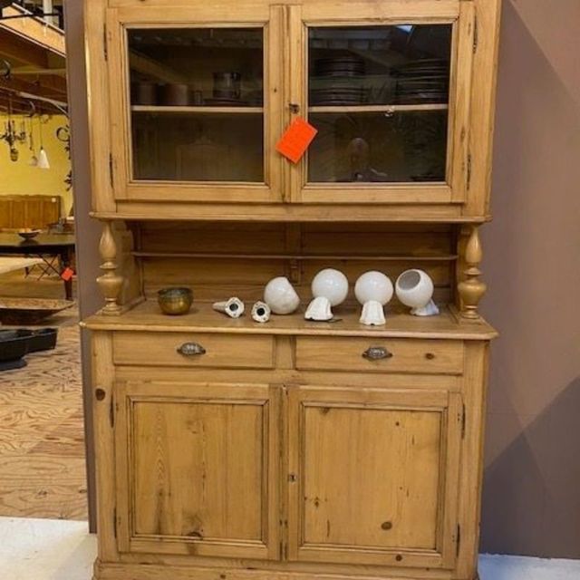 blank grenen keukenkast antiek
