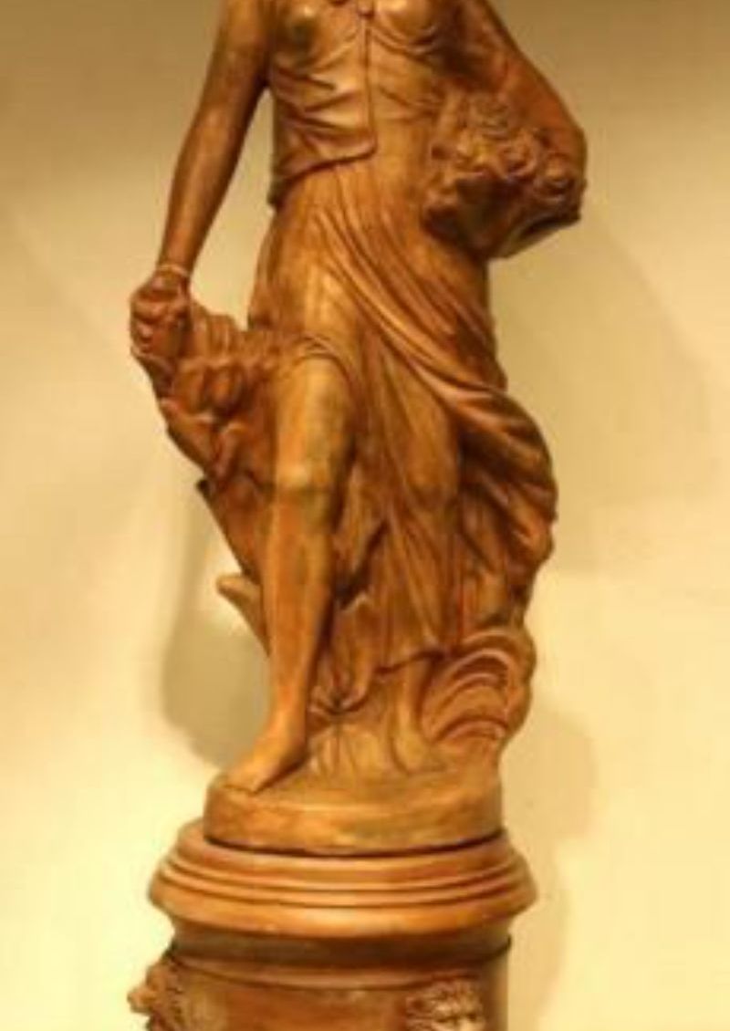 groot terracotta beeld