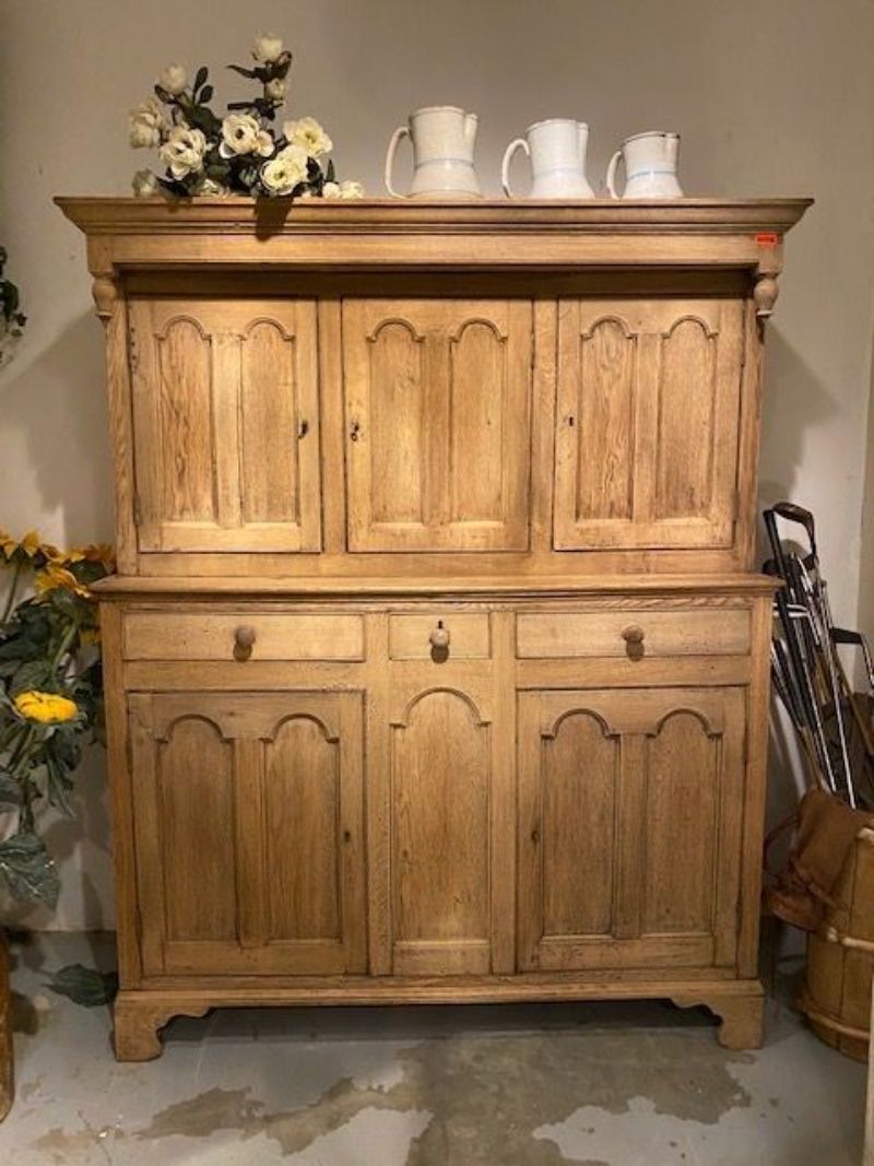 Engelse kast court cupboard antiek