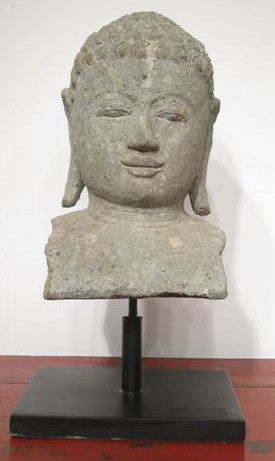 Stenen buddhahoofd