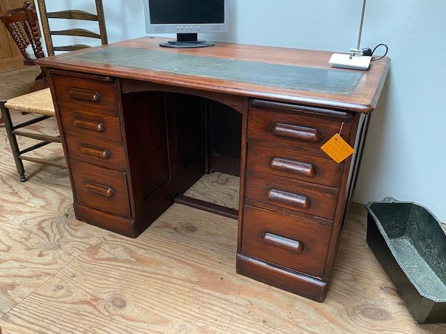 Bureau antiek.
