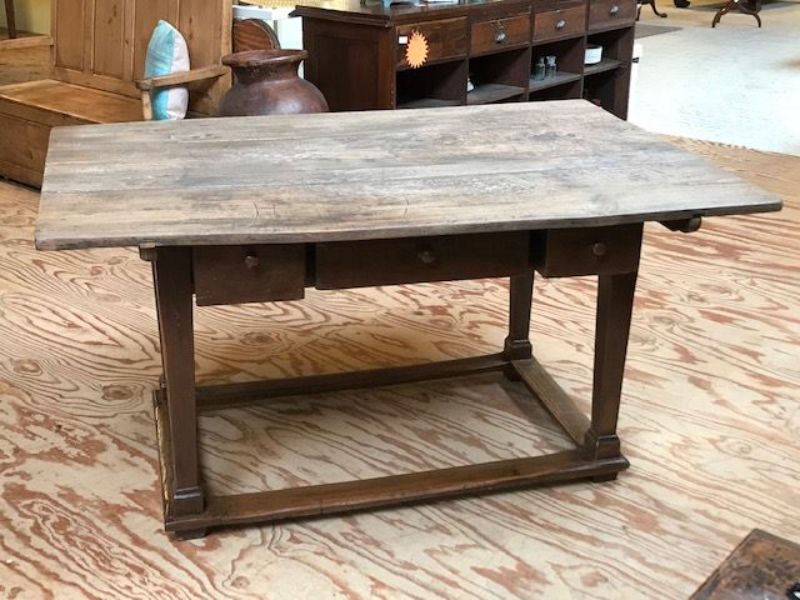 Antieke eettafel 