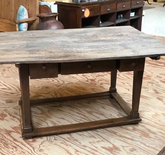Antieke eettafel 