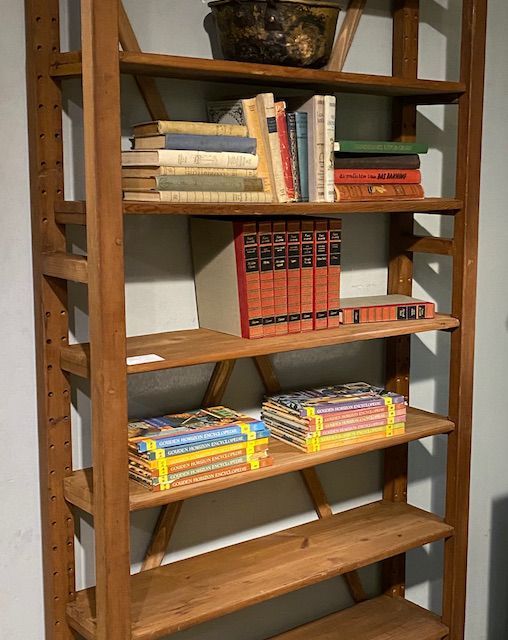 Vintage boekenkast