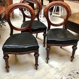 Bijzondere antieke stoelen