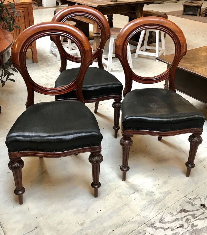 Bijzondere antieke stoelen