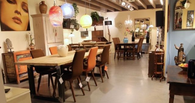 Tafels en stoelen