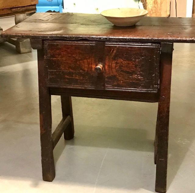 Antieke bijzettafel Spaans